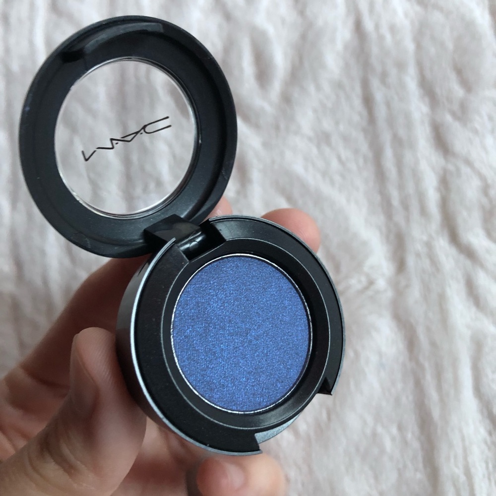 RARE! NWT! 100% authentic MAC Eyeshadow - Contrast